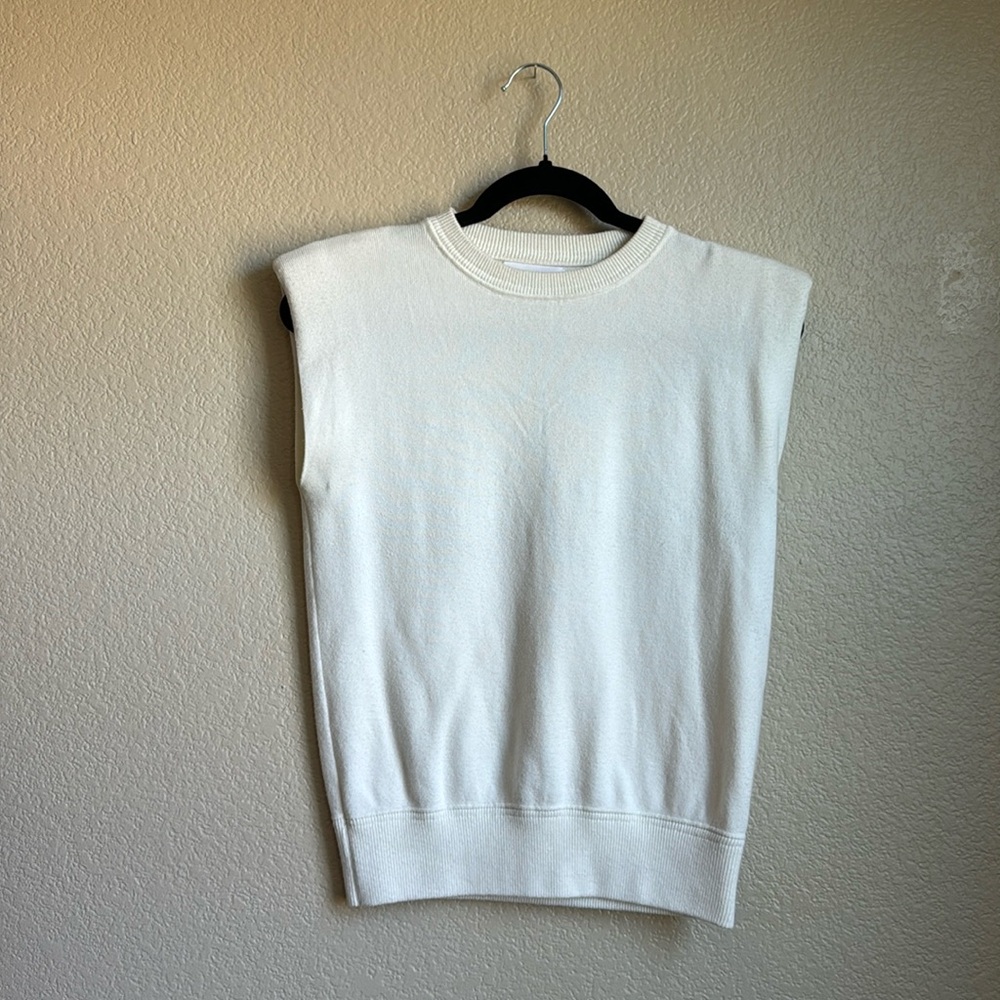Zara Padded shoulder sleeveless sweater
